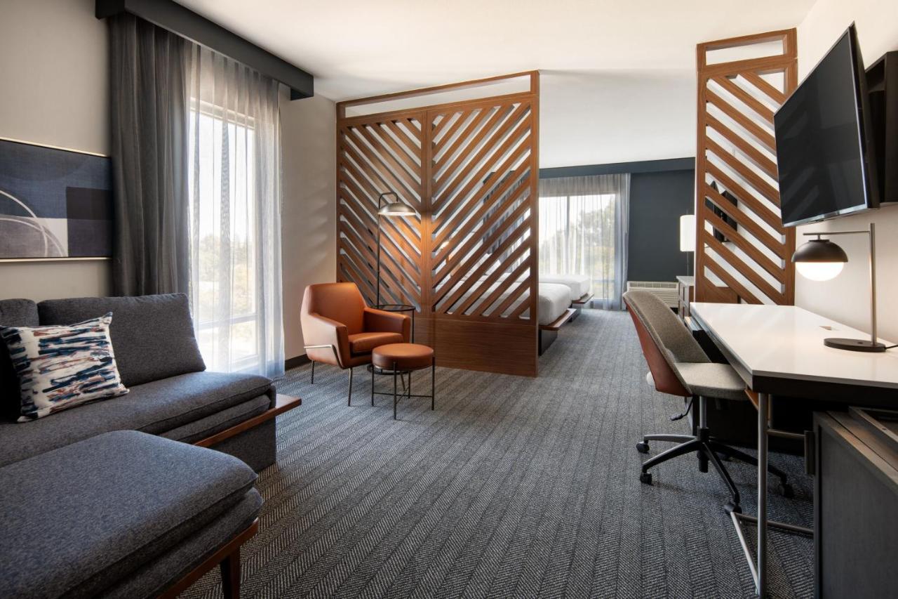 Courtyard By Marriott Fresno Clovis Hotel Eksteriør billede