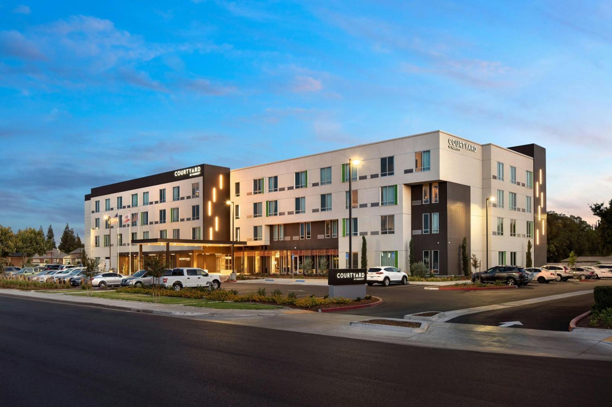 Courtyard By Marriott Fresno Clovis Hotel Eksteriør billede